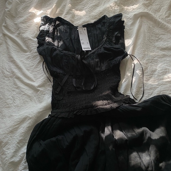 nwt urban outfitters kimchi blue olivia flutter sleeve smocked maxi dress xs - Picture 4 of 7